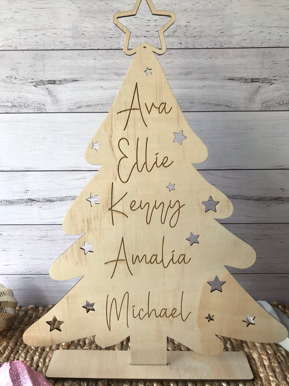 Freestanding engraved family Christmas tree | Wooden |